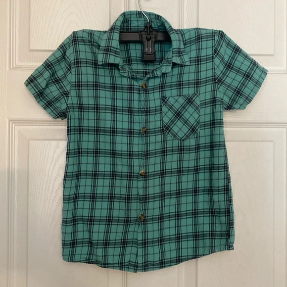 Other - Boys Short Sleeve Button Down Shirt Size 5/6